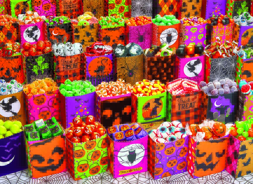 CHIC – Halloween Treats Board © Cobble Hill Image Collection