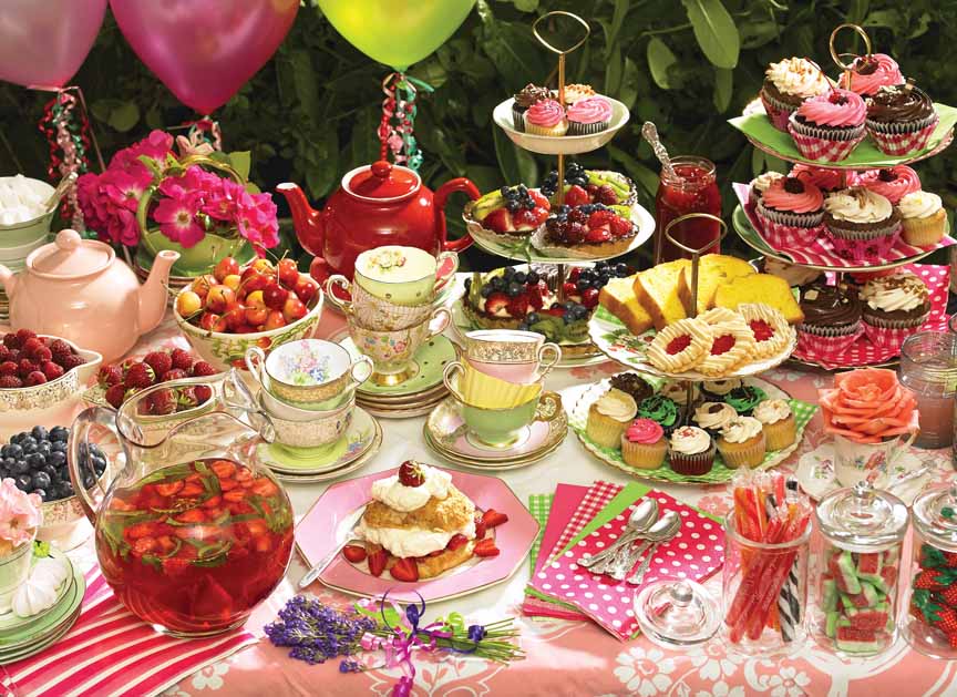 CHIC – Summer Tea Party © Cobble Hill Puzzle Company