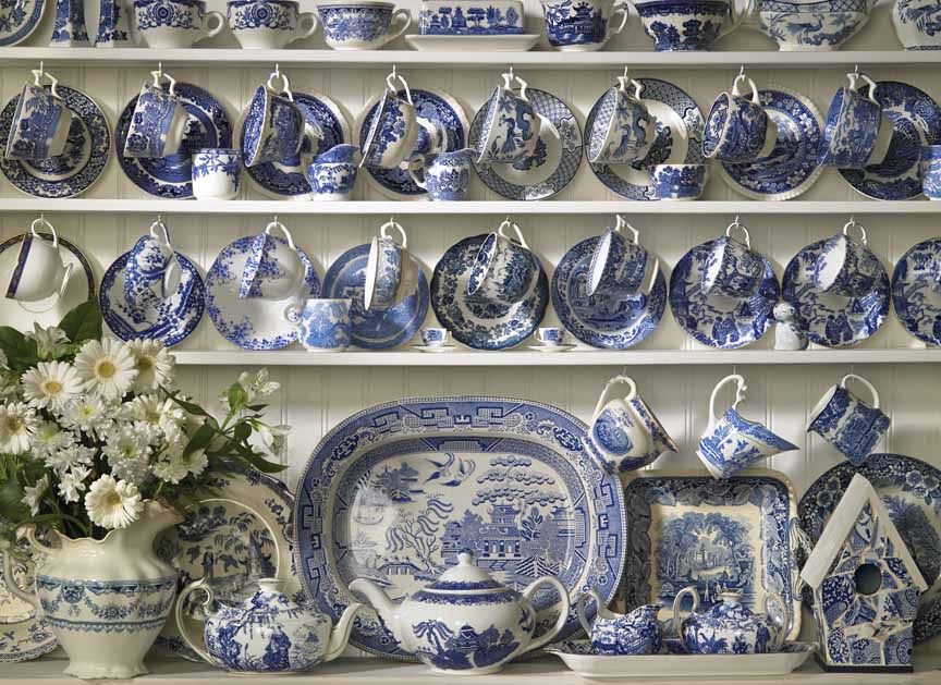 CHIC – China Hutch 51725 © Cobble Hill Puzzle Company